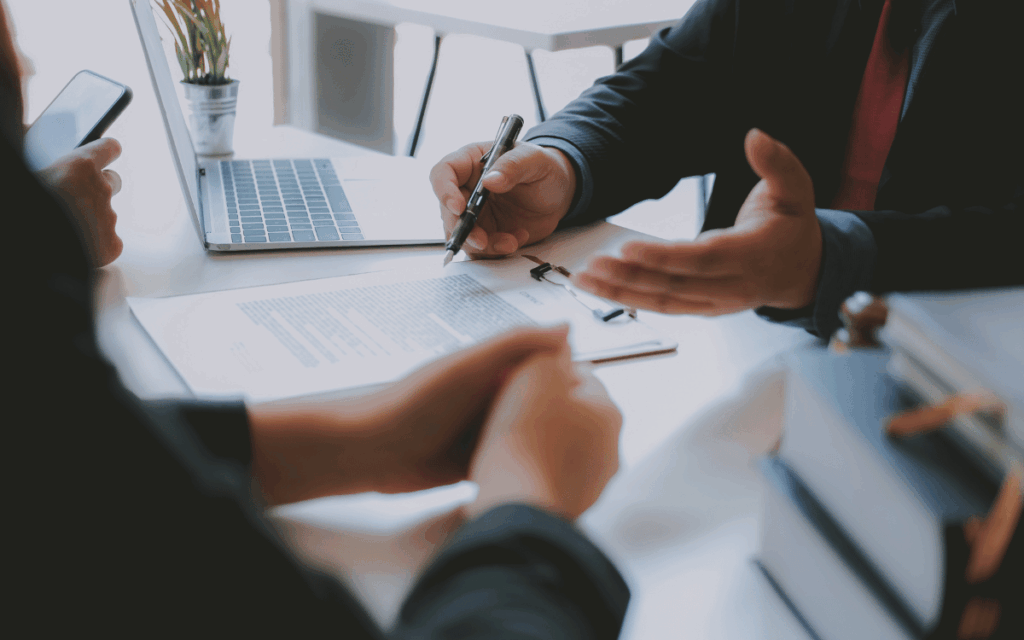 Revisión legal como parte del due diligence para garantizar cumplimiento normativo y seguridad jurídica